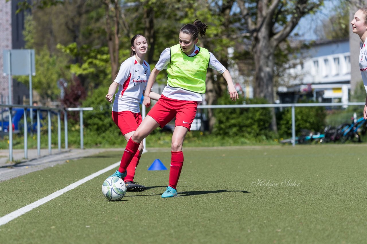 Bild 171 - wCJ Germania Schnelsen - Walddoerfer SV : Ergebnis: 0:6